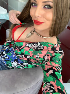 Professional Mistress Adriana 