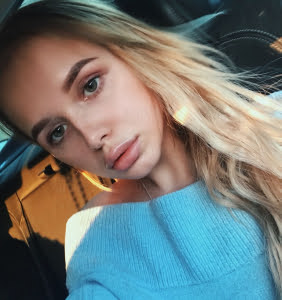 Sexy Elizabeth 19YO 