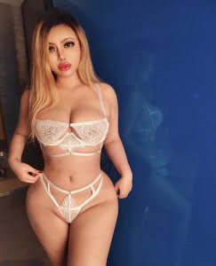 Published playmate Lesliy fly me to you 