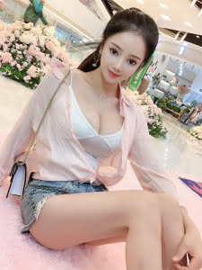 Linda New Girl 