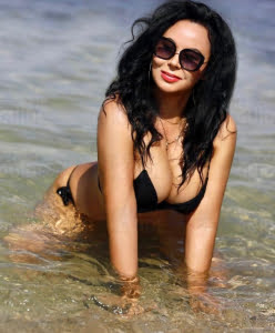 Arina Busty 
