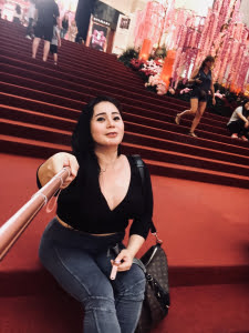 CHUBBY PRETTY WOMAN 