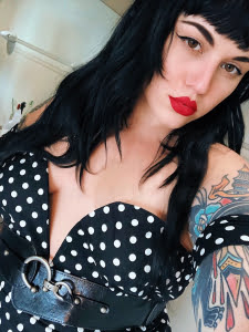 New York Goddess Simone Siren 
