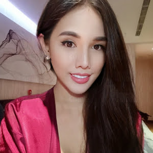 ????u're girl next door 