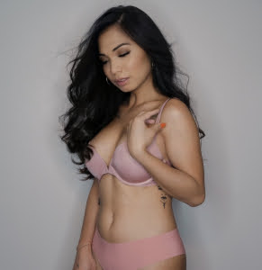 Nathalie, Camshow Model 