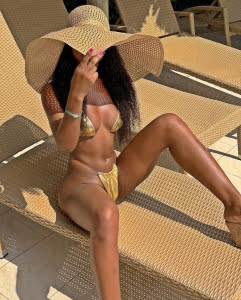 Vivianah  — İstanbul