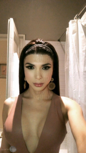 Angie ts sur Skype, je veux que tu sois ma pute