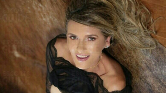  Escortgirl Helena