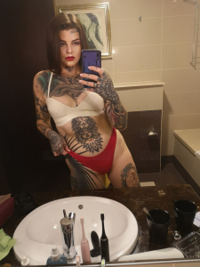 Young Dominant Couple / Cuckolding / Bi 