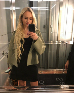Sunny Downtown porno star 
