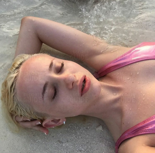 Sunny Downtown porno star 
