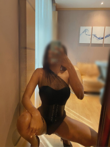 Ebony Mistress Vina in Dubai 