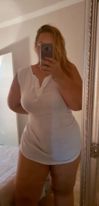  Escortgirl BBW Karina