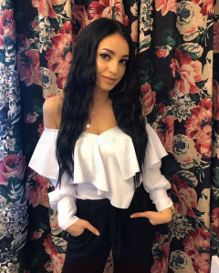  Escortgirl Jnna