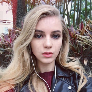  Escortgirl Alise — Paris