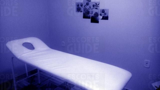 Escortgirl Leticia