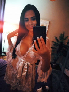  Escortgirl Bella