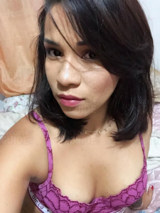  Escortgirl Iris
