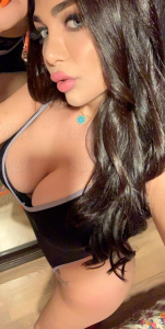  Escortgirl Nour