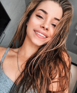  Escortgirl Aliana