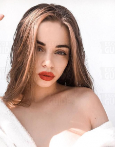  Escortgirl Aliana
