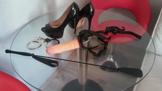  Escortgirl Mistress Dominika