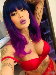 Alessandra elle est tournée