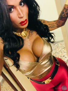 Alessandra elle est tournée