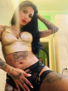 Alessandra elle est tournée