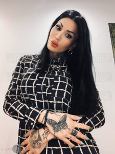 Alessandra elle est tournée