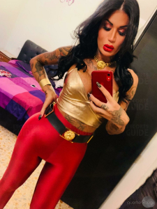 Alessandra elle est tournée