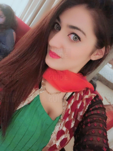  Escortgirl Tasniya