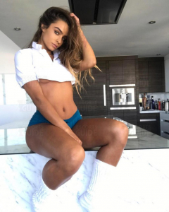  Escortgirl Agrafena