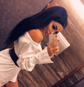  Escortgirl Ferya