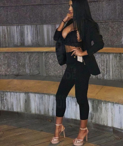  Escortgirl Ferya
