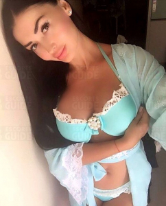  Escortgirl Victoria