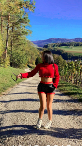  Escortgirl Zahia