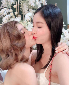 Fresh Korea Twins