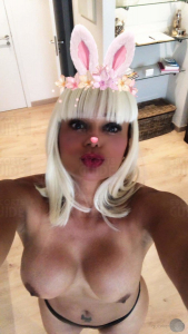 C'est moi la maîtresse suceuse de sperme !