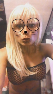 C'est moi la maîtresse suceuse de sperme !