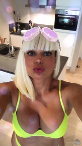 C'est moi la maîtresse suceuse de sperme !