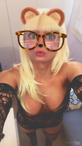 C'est moi la maîtresse suceuse de sperme !