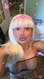 C'est moi la maîtresse suceuse de sperme !