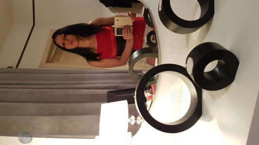 Je t'attend avec lingerie très sexy, et de hauts talons!
