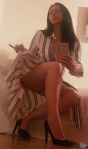Je t'attend avec lingerie très sexy, et de hauts talons!
