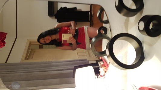 Je t'attend avec lingerie très sexy, et de hauts talons!