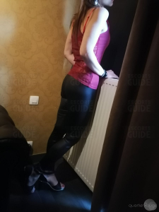 Lara *** Douce, câline et féminine pour messieurs courtois