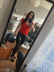 KAT reçois sur rendez-vous. Sexy et classe.