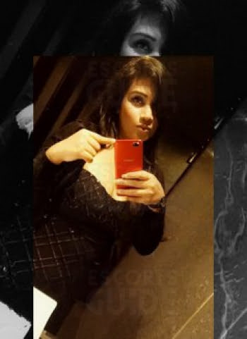 Ananya Busty Milf 