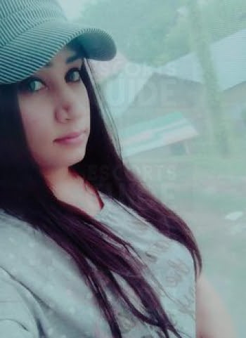 Ananya Busty Milf 